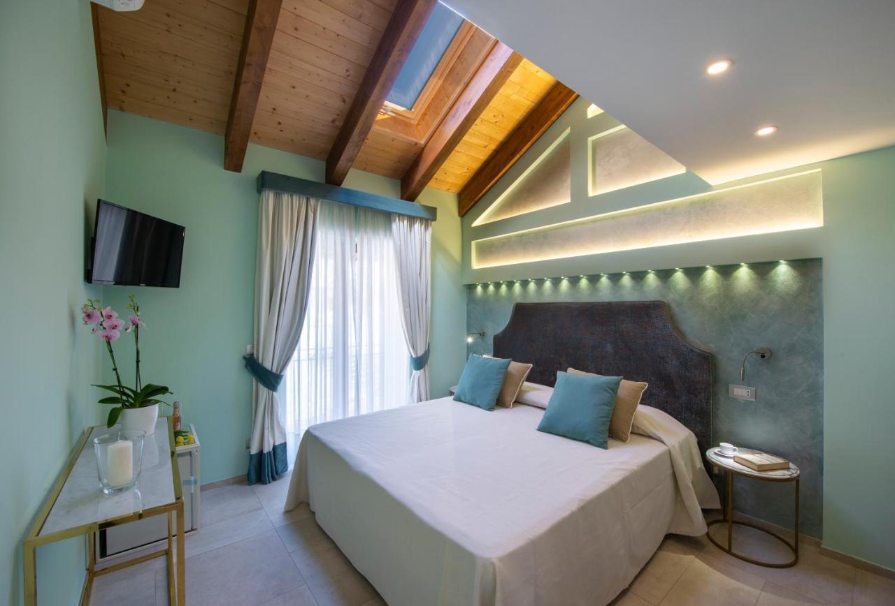 Donna Sofi Holiday House 아제롤라 외부 사진