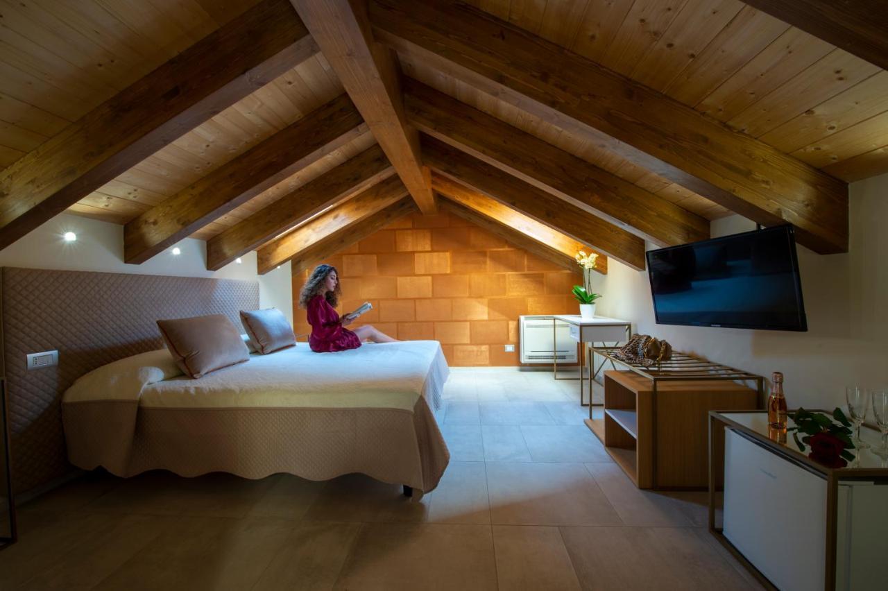 Donna Sofi Holiday House 아제롤라 외부 사진