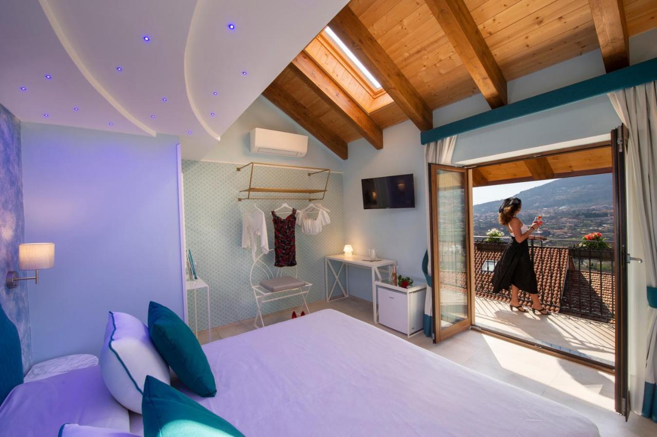 Donna Sofi Holiday House 아제롤라 외부 사진