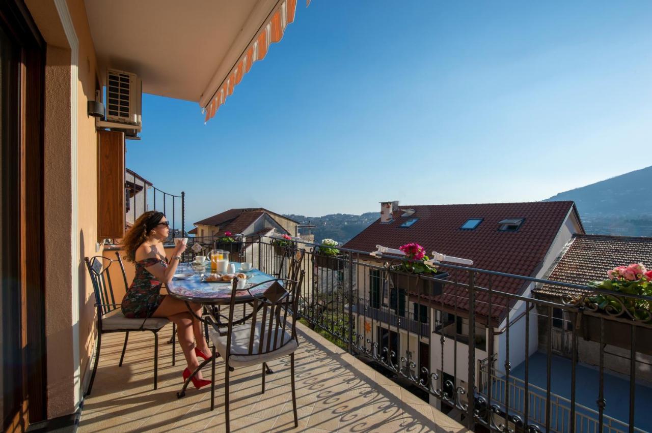 Donna Sofi Holiday House 아제롤라 외부 사진